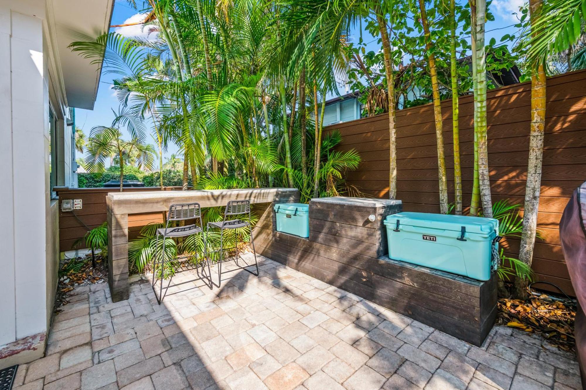 Sandy Pants - Designer Beach Chic Home Steps To Beach Backyard Oasis W Heated Pool 애나 마리아 외부 사진