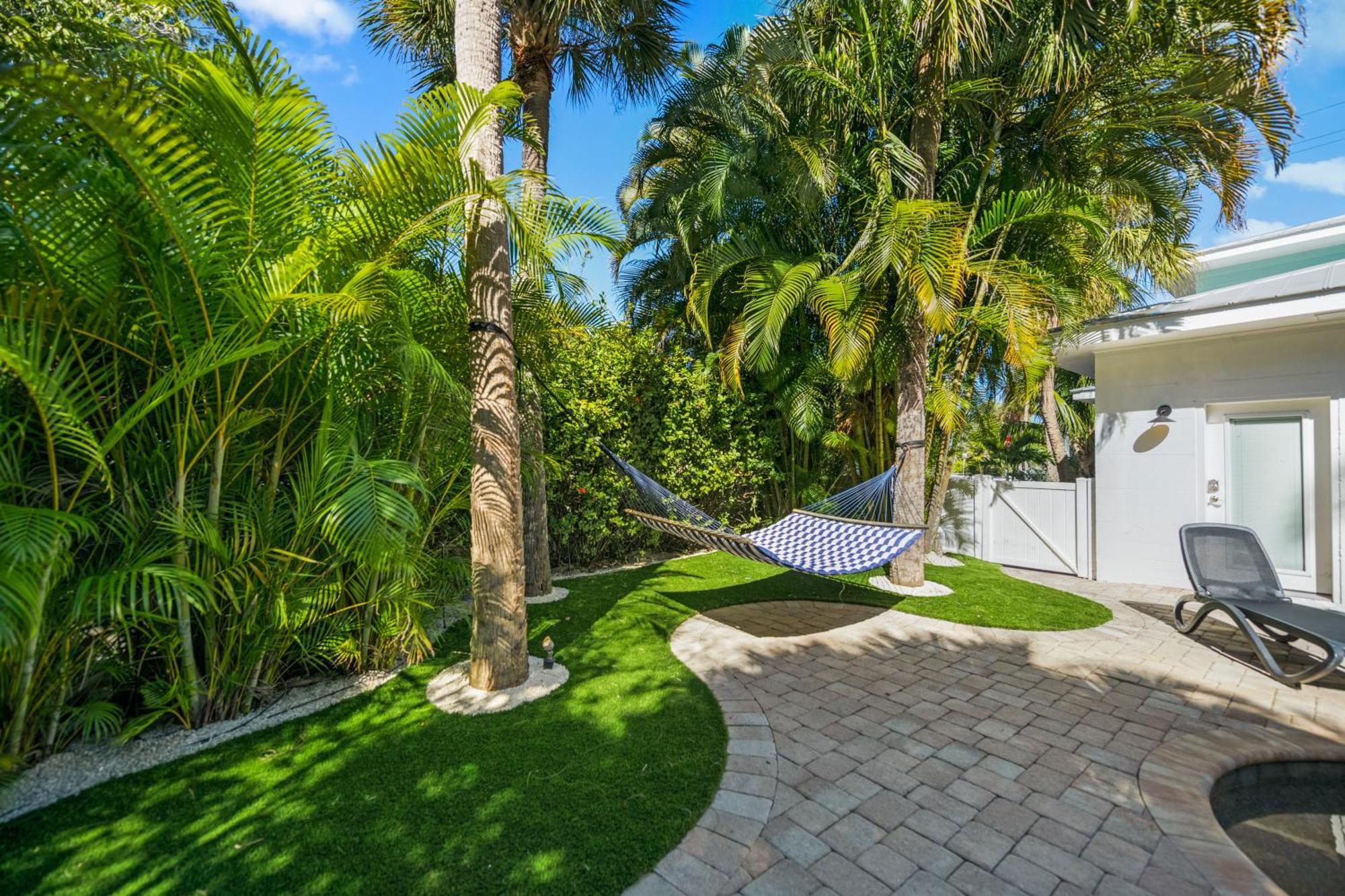 Sandy Pants - Designer Beach Chic Home Steps To Beach Backyard Oasis W Heated Pool 애나 마리아 외부 사진