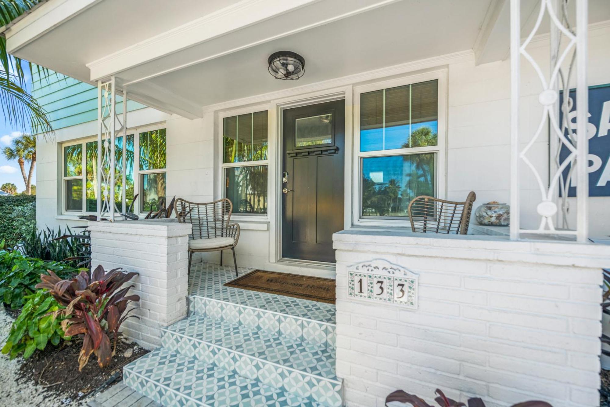 Sandy Pants - Designer Beach Chic Home Steps To Beach Backyard Oasis W Heated Pool 애나 마리아 외부 사진