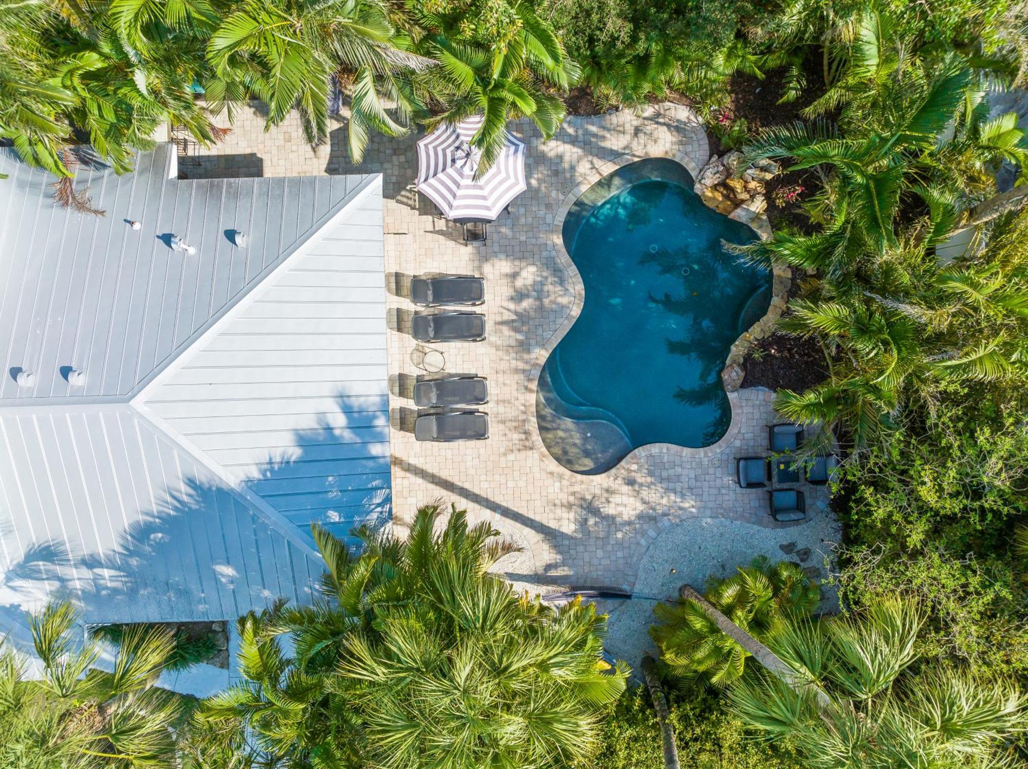 Sandy Pants - Designer Beach Chic Home Steps To Beach Backyard Oasis W Heated Pool 애나 마리아 외부 사진